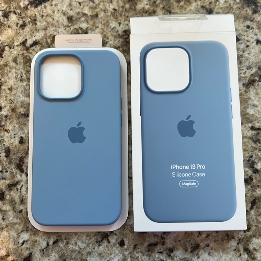 iPhone 13 Pro Silicone Case with MagSafe
